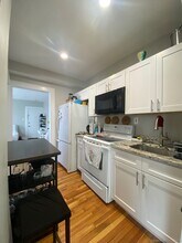 221 Park Rd in West Hartford, CT - Building Photo - Building Photo