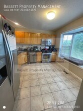 11 St John St in North Haven, CT - Building Photo - Building Photo