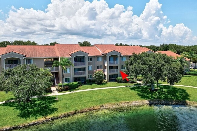 1610 N 42ND Cir, Unit 206 in Vero Beach, FL - Building Photo - Building Photo