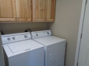 254 Taylor St in Lebanon, OR - Building Photo - Building Photo