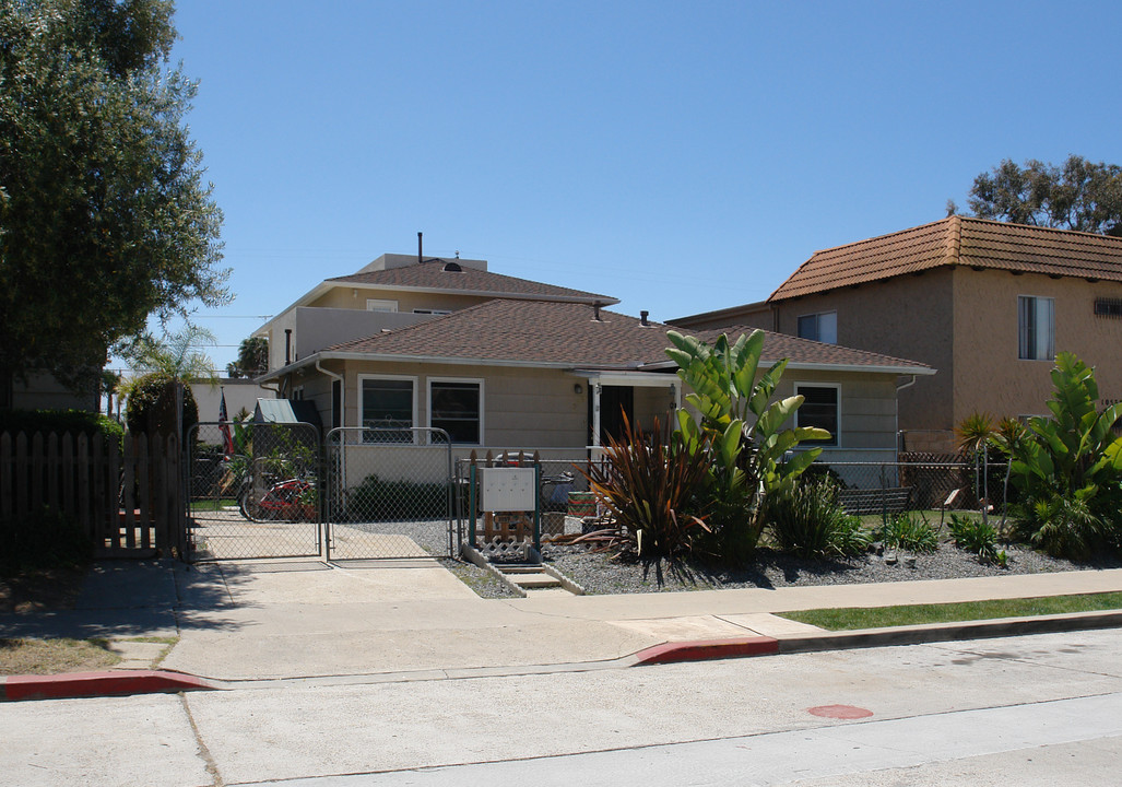 1059 Sapphire St in San Diego, CA - Building Photo