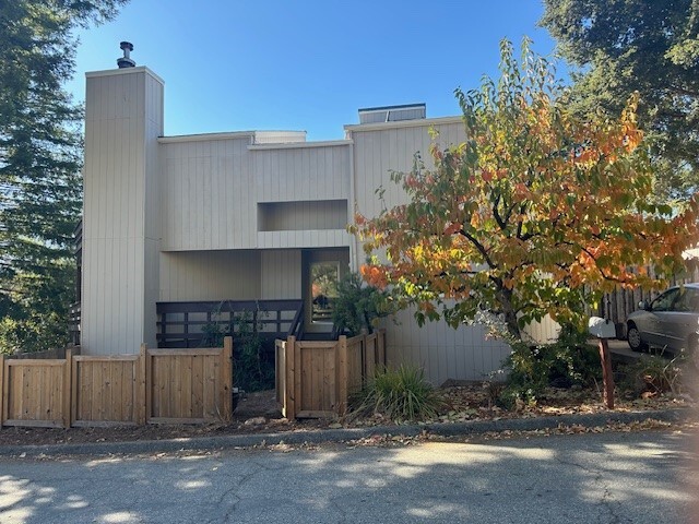 289 Crows Nest Dr in Boulder Creek, CA - Foto de edificio