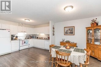 48 Cassandra Dr in Barrie, ON - Building Photo - Building Photo