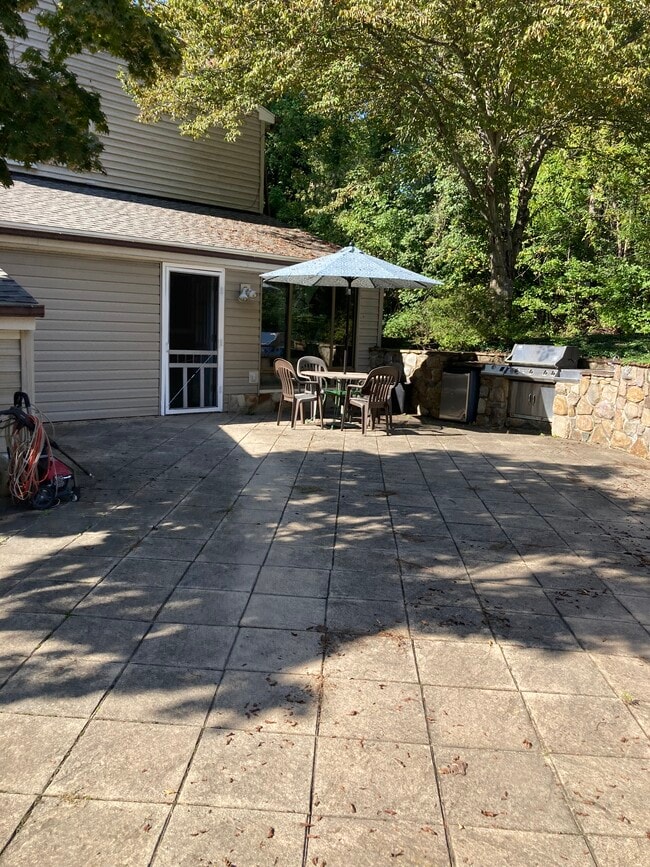 5219 Cottonwood Dr, Unit Patio in Lothian, MD - Building Photo - Building Photo