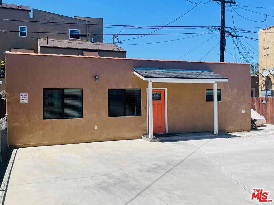 2807 Buckingham Rd in Los Angeles, CA - Building Photo