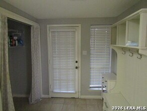 3678 Hidden Dr in San Antonio, TX - Foto de edificio - Building Photo