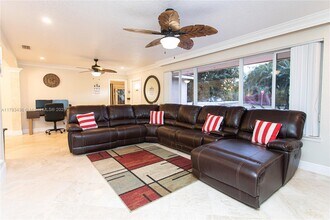 433 SE 3rd Terrace in Dania Beach, FL - Building Photo - Building Photo