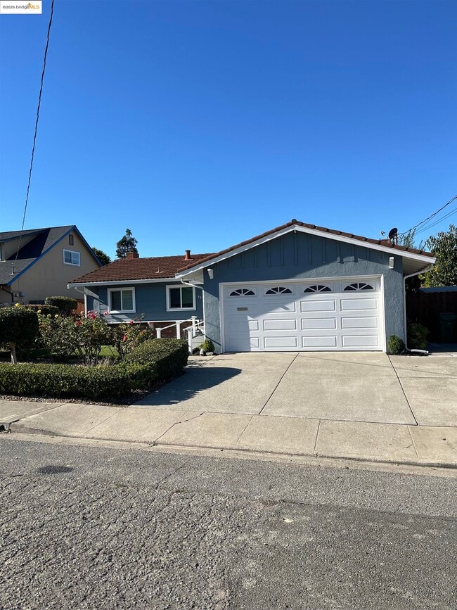 property at 941 Kittery Way