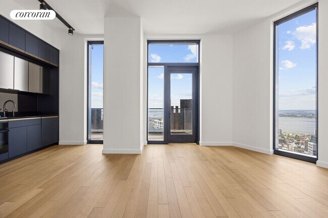 9 DeKalb Ave in Brooklyn, NY - Building Photo - Building Photo