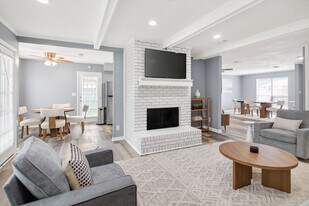 2420 Haddington Rd in Montgomery, AL - Building Photo