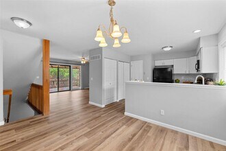 250 Cedar Grove Dr in St. Charles, MO - Building Photo - Building Photo