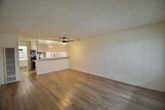 14142 Victory Blvd in Los Angeles, CA - Building Photo - Building Photo