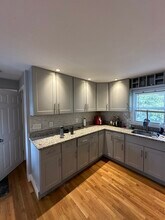 136 W Squantum St, Unit 1 in Quincy, MA - Building Photo - Building Photo