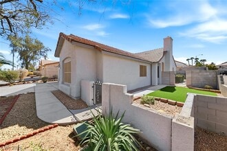 833 Glitter Glen Ct in Las Vegas, NV - Building Photo - Building Photo