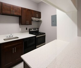 8800 Westplace Dr in Houston, TX - Building Photo - Building Photo