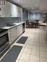 34 Malden St in Vaughan, ON - Building Photo