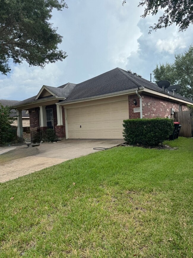 19007 Field Cottage Ln in Richmond, TX - Building Photo - Building Photo