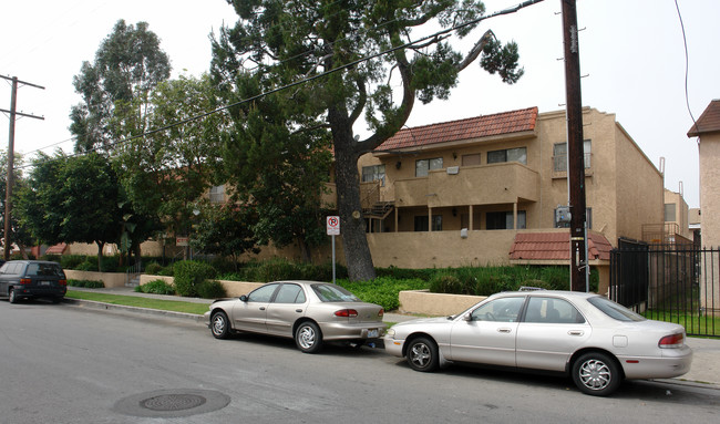 Cedros Park in Panorama City, CA - Building Photo - Building Photo