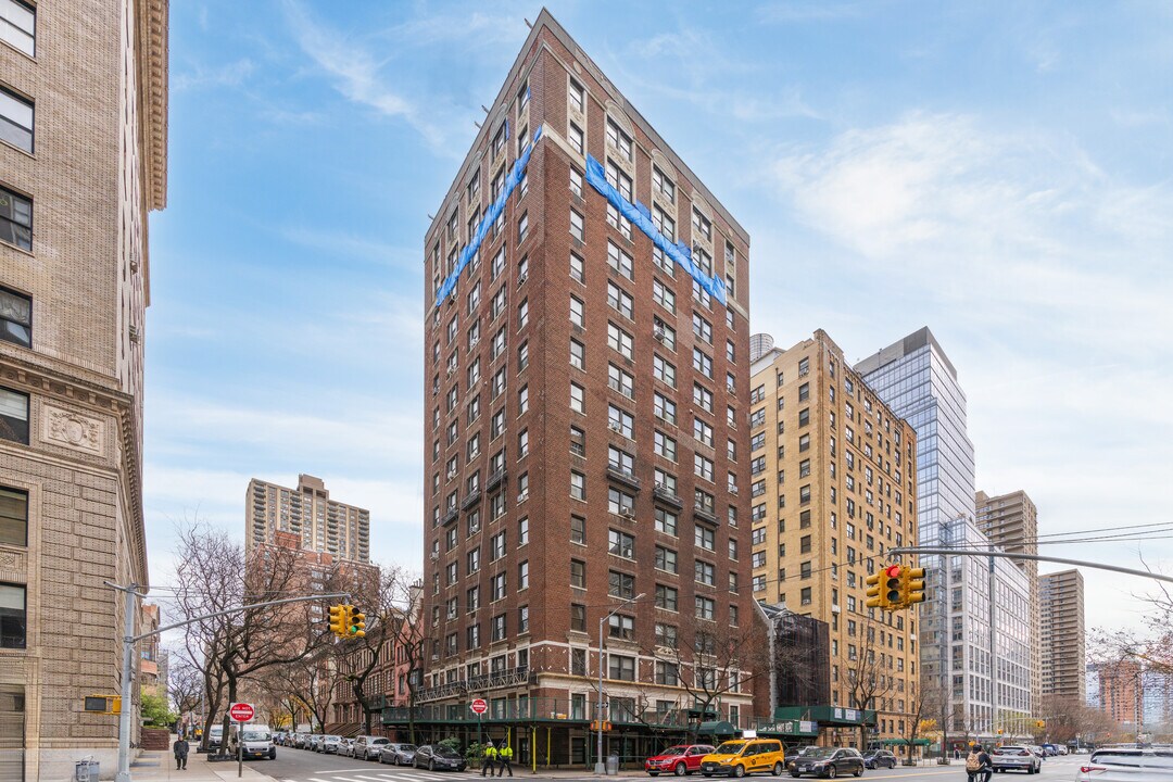 240 West End Ave in New York, NY - Building Photo