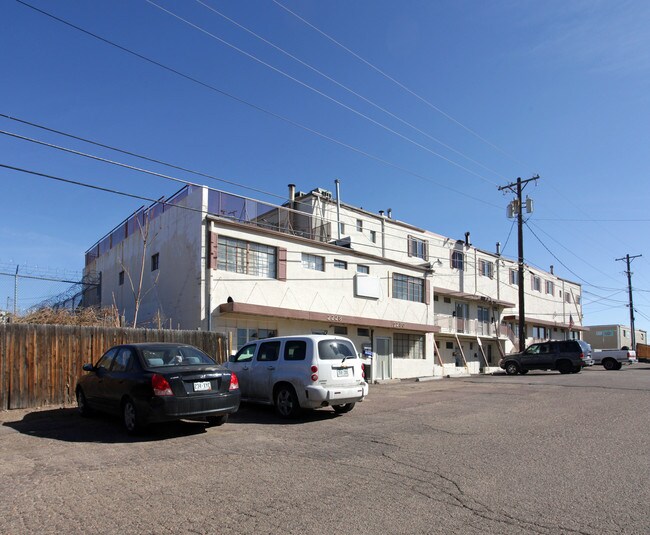 2241 E Platte Ave in Colorado Springs, CO - Foto de edificio - Building Photo