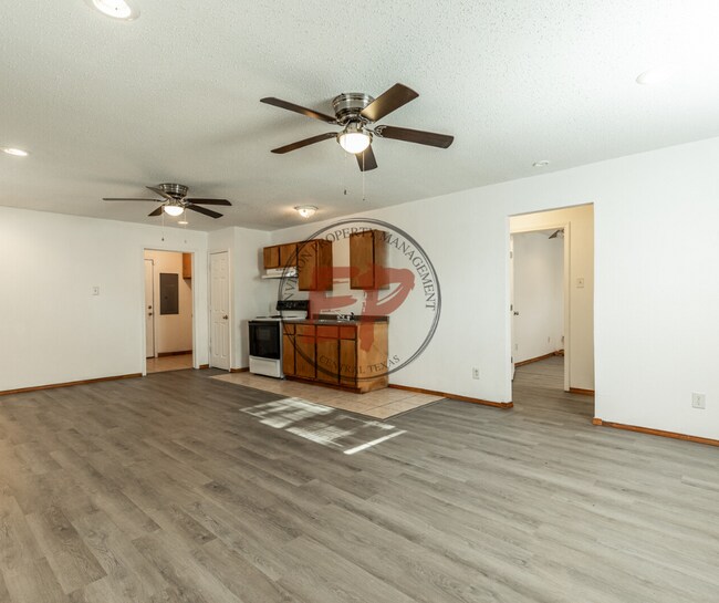 140 County Rd 1604 in Clifton, TX - Building Photo - Building Photo