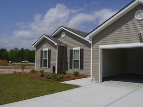 12 Invierno Lake Dr in Savannah, GA - Building Photo - Building Photo