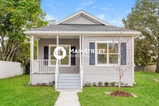 2720 13th Ave S in St. Petersburg, FL - Building Photo