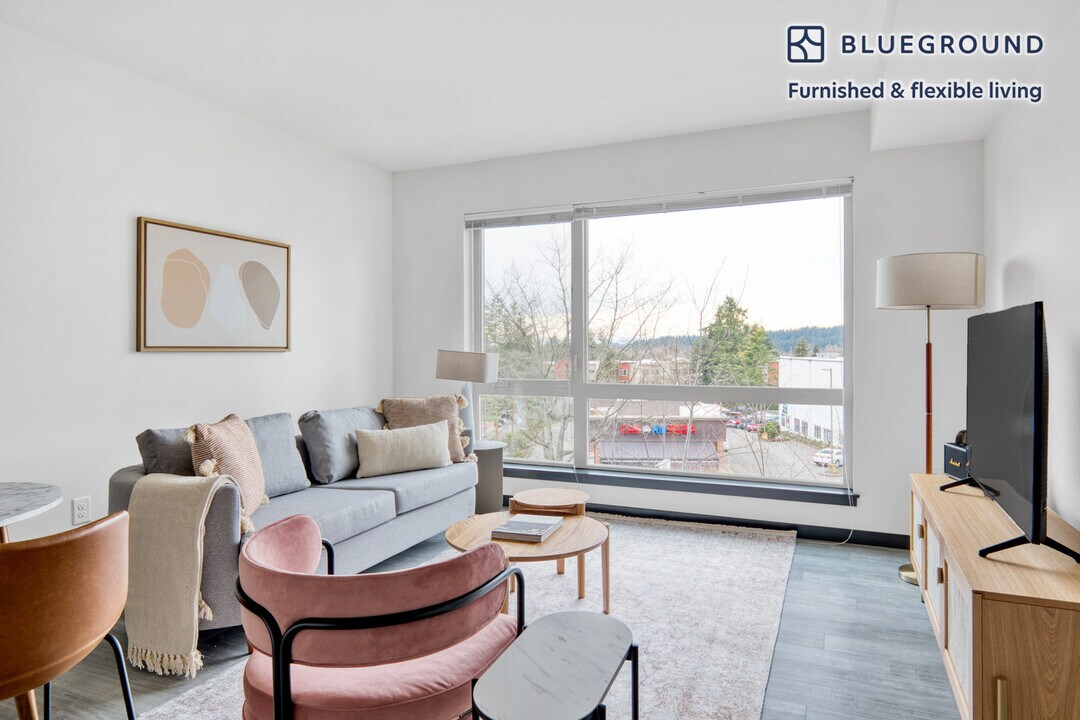 15511 NE 22nd Pl, Unit FL2-ID314 in Bellevue, WA - Building Photo