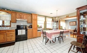 10 Birchwood Ter in Groveland, MA - Building Photo - Building Photo