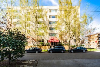 Park Manor in Seattle, WA - Building Photo - Building Photo