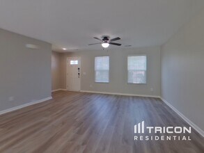 120 Castlebrook Dr in Greenville, SC - Building Photo - Building Photo