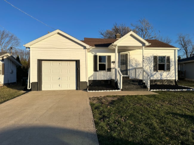 property at 464 N Maple St