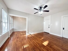 1136 Berthea St in Houston, TX - Building Photo - Building Photo