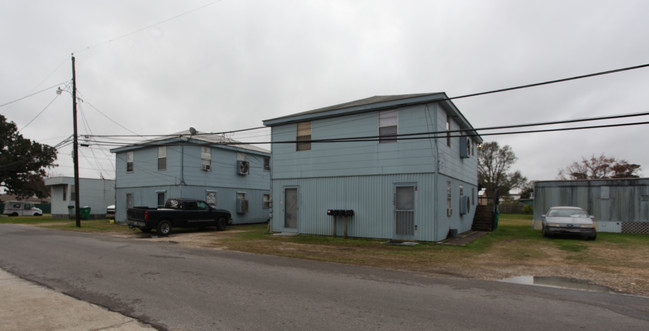 1112 Hickory St in Westwego, LA - Building Photo - Building Photo