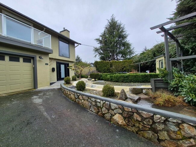 property at 2845 Acacia Dr