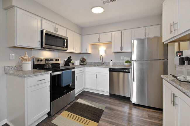 Cass Lake Shore Club Apartments photo'