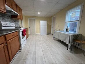 13 Tyrone Thomas Ln in Ellenville, NY - Building Photo - Building Photo