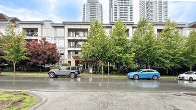 13321 102 A Ave in Surrey, BC - Building Photo - Building Photo