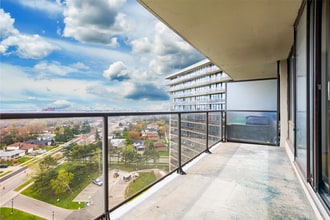 Applewood Towers Apartments in Mississauga, ON - Building Photo - Building Photo