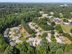 Jackson Place Apartments in Commerce, GA - Building Photo - Building Photo