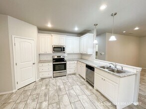 11303 Akron Ave in Lubbock, TX - Building Photo - Building Photo