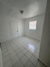 2706 NW 15th Ct in Fort Lauderdale, FL - Building Photo - Building Photo