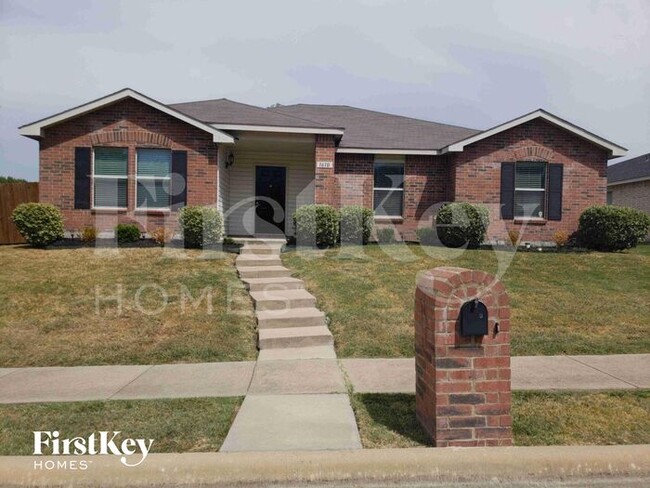 property at 1610 Cliffbrook Dr