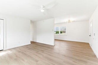 159 Hazel Dr in Burlington, NC - Building Photo - Building Photo