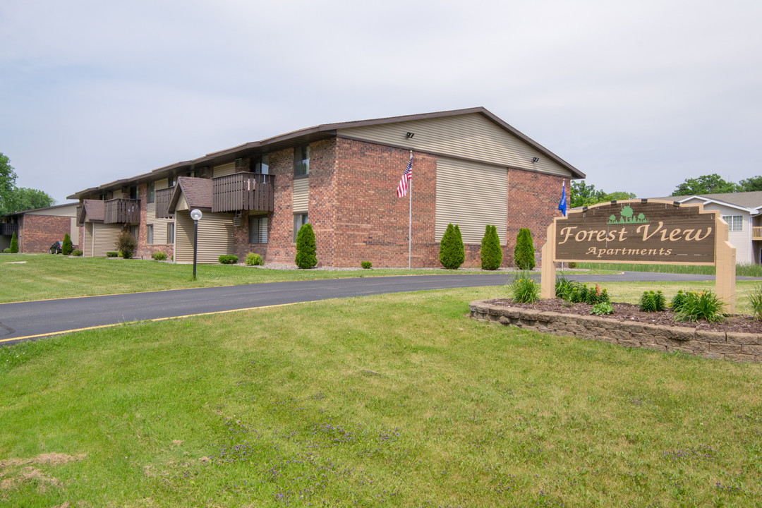 Forestview Court Apartments in Appleton, WI - Building Photo