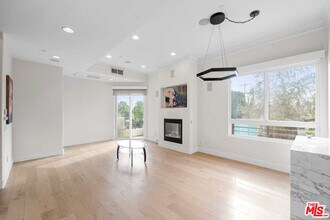 438 Arnaz Dr in Los Angeles, CA - Building Photo - Building Photo