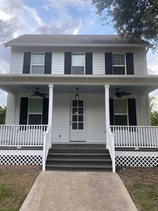 1842 Elvin Dr in Baton Rouge, LA - Building Photo