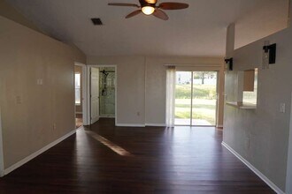 3175 Victoria Dr in Kissimmee, FL - Building Photo - Building Photo