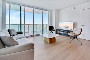 1800 N Bayshore Dr, Unit 3903 in Miami, FL - Building Photo
