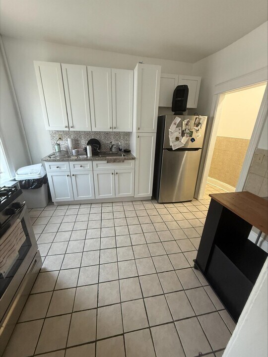120 Dekalb Ave in Jersey City, NJ - Building Photo